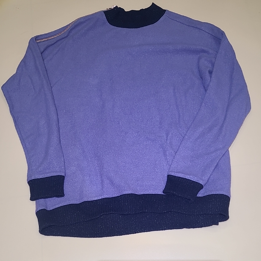 Xersion  Lavender Sweater with Navy Trim